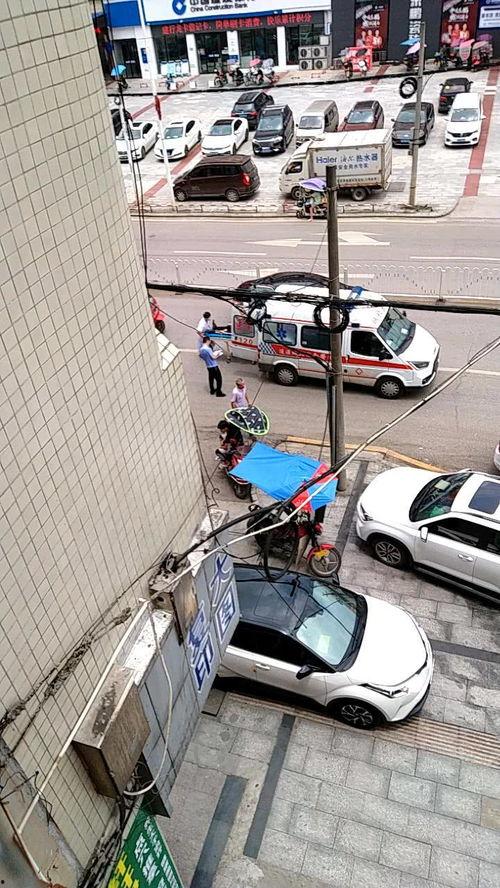 高速吃瓜车祸,吃瓜引发的意外车祸,瞬间颠覆人生轨迹